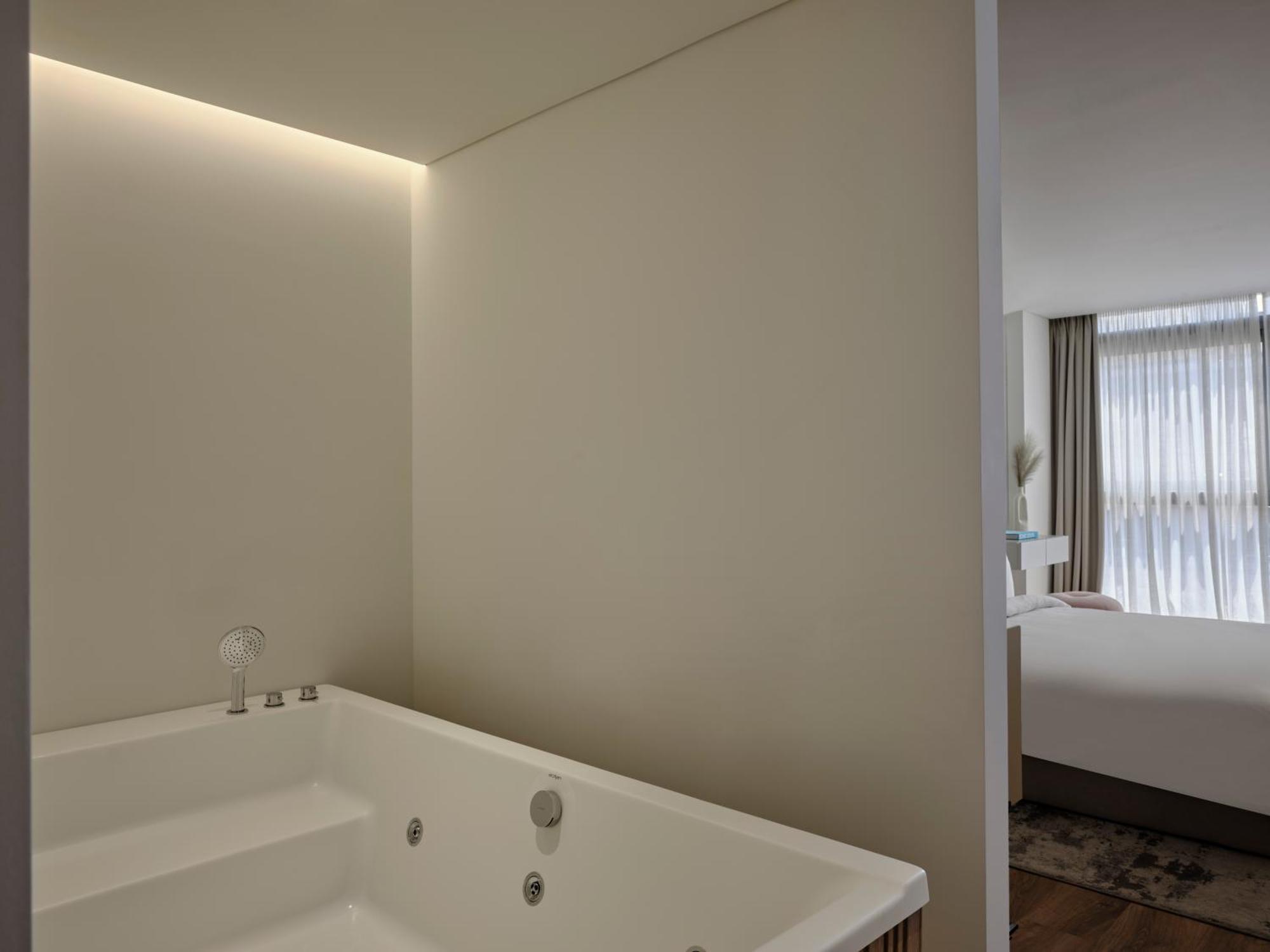 Nur Aparthotel Aten Exteriör bild
